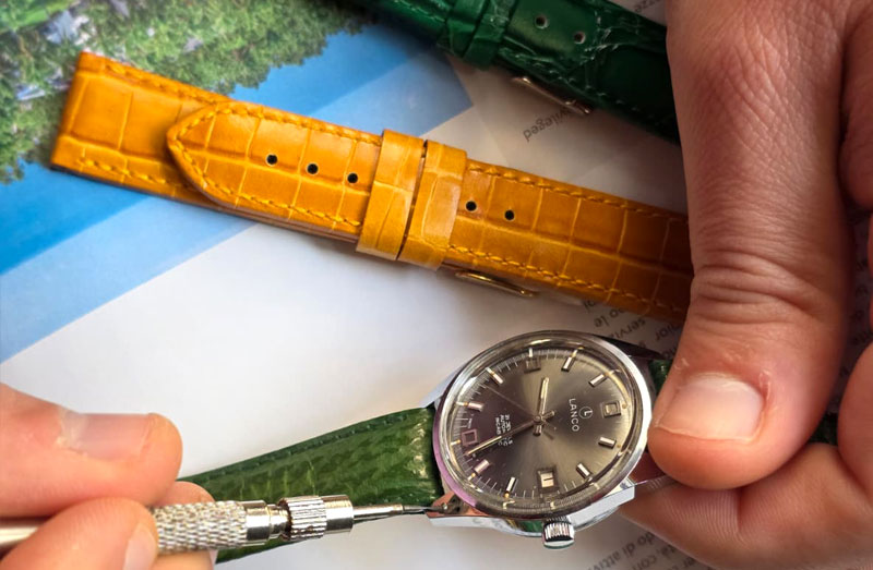 Watches And More_Disponibili vari tipi di cinturini di tutte le misure e di tutti i tipi Pellame vari, anche su ordinazione.